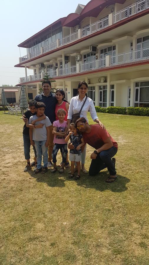 Skyview Holiday Home Pet Friendly Chandigarh Exterior photo